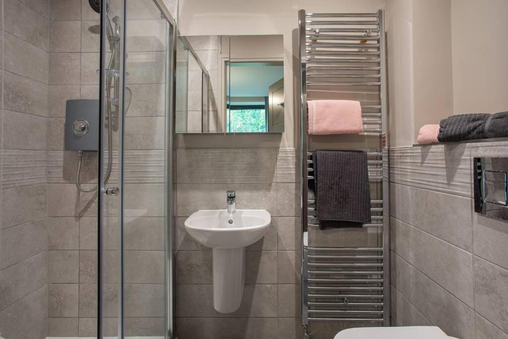 Modern 2Br With Balcony Next To The City Airport Bhd - Free Parking Belfast Eksteriør bilde