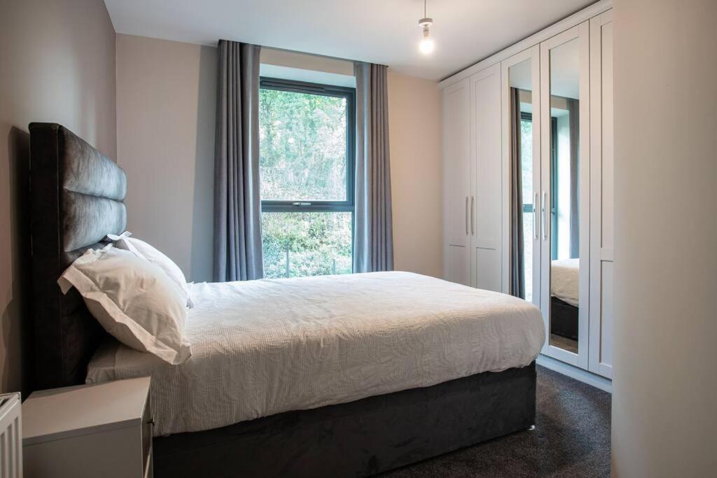 Modern 2Br With Balcony Next To The City Airport Bhd - Free Parking Belfast Eksteriør bilde